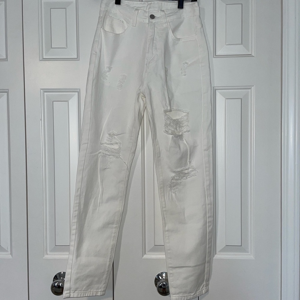 NWOT Shein white jeans